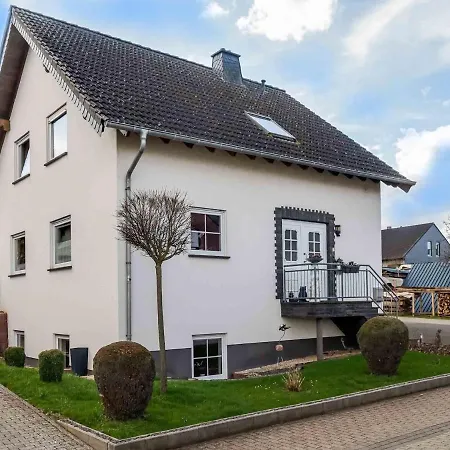 In The Eifel-mosel With Garden Apartment *