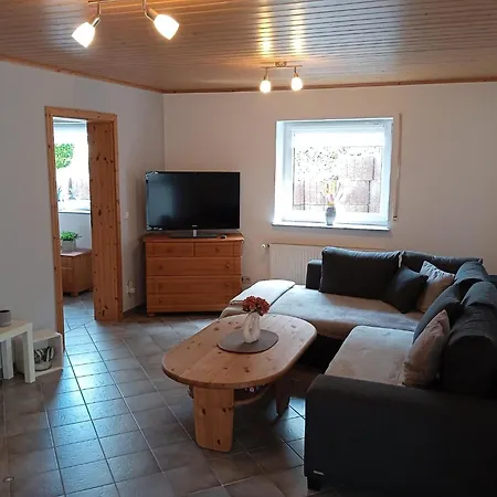 Tranquil Getaway In Scenic Roes