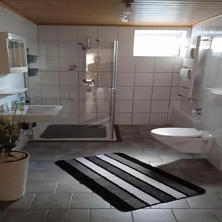 Tranquil Getaway In Scenic Appartement *