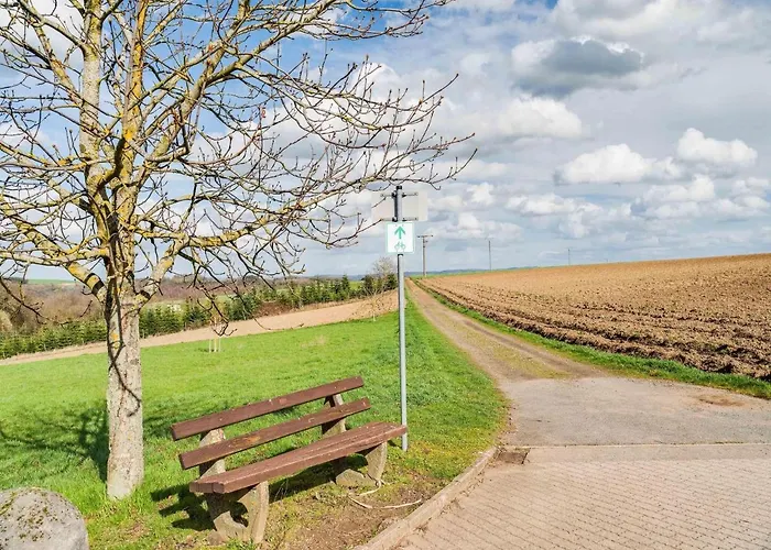 Tranquil Getaway In Scenic Roes